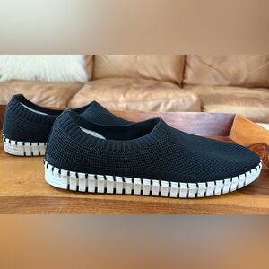 ERIC MICHAEL LUCY Black Sneakers